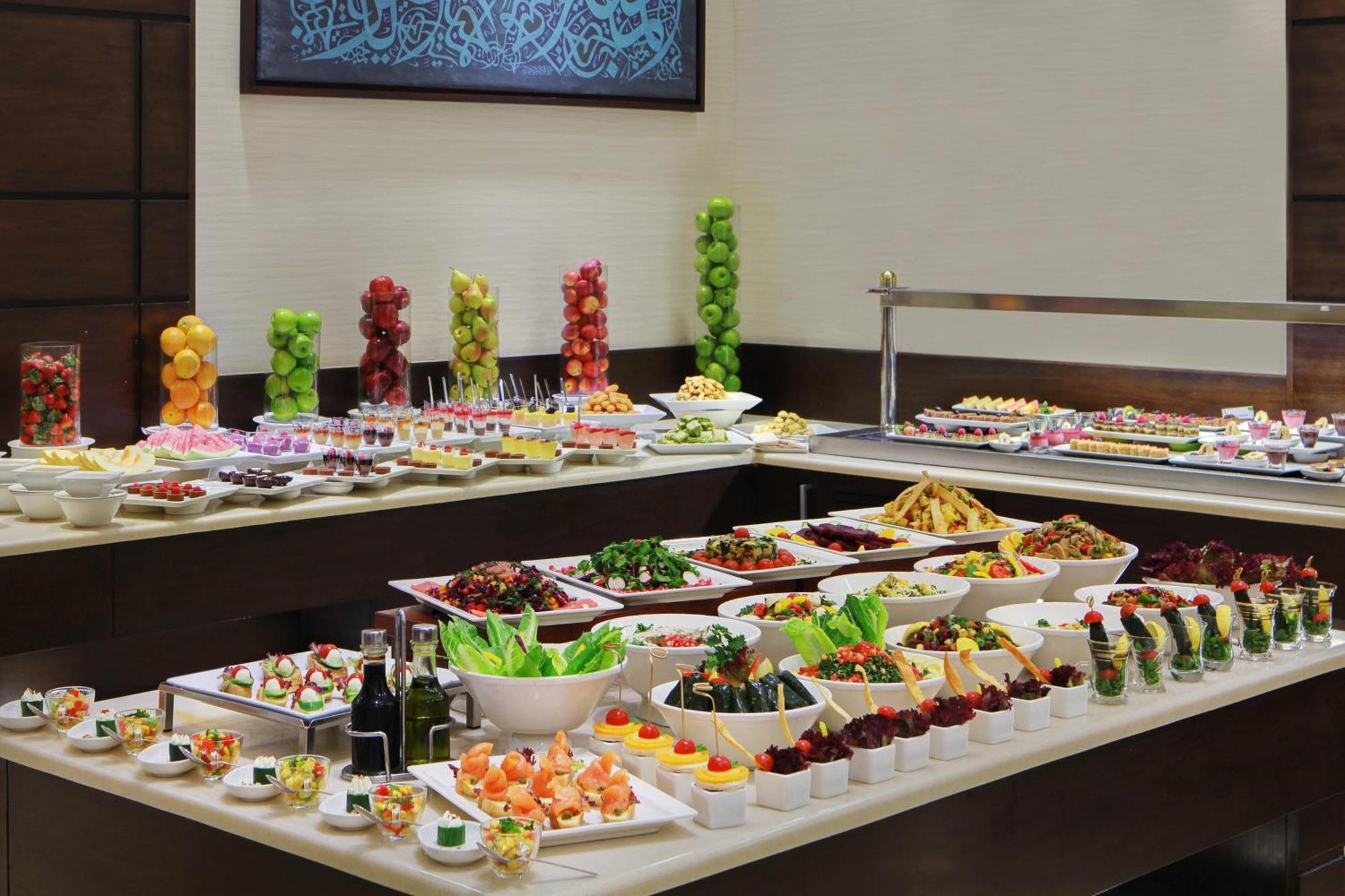 คอร์ตยาร์ต จาซาน Hotel ชาซาน ภายนอก รูปภาพ