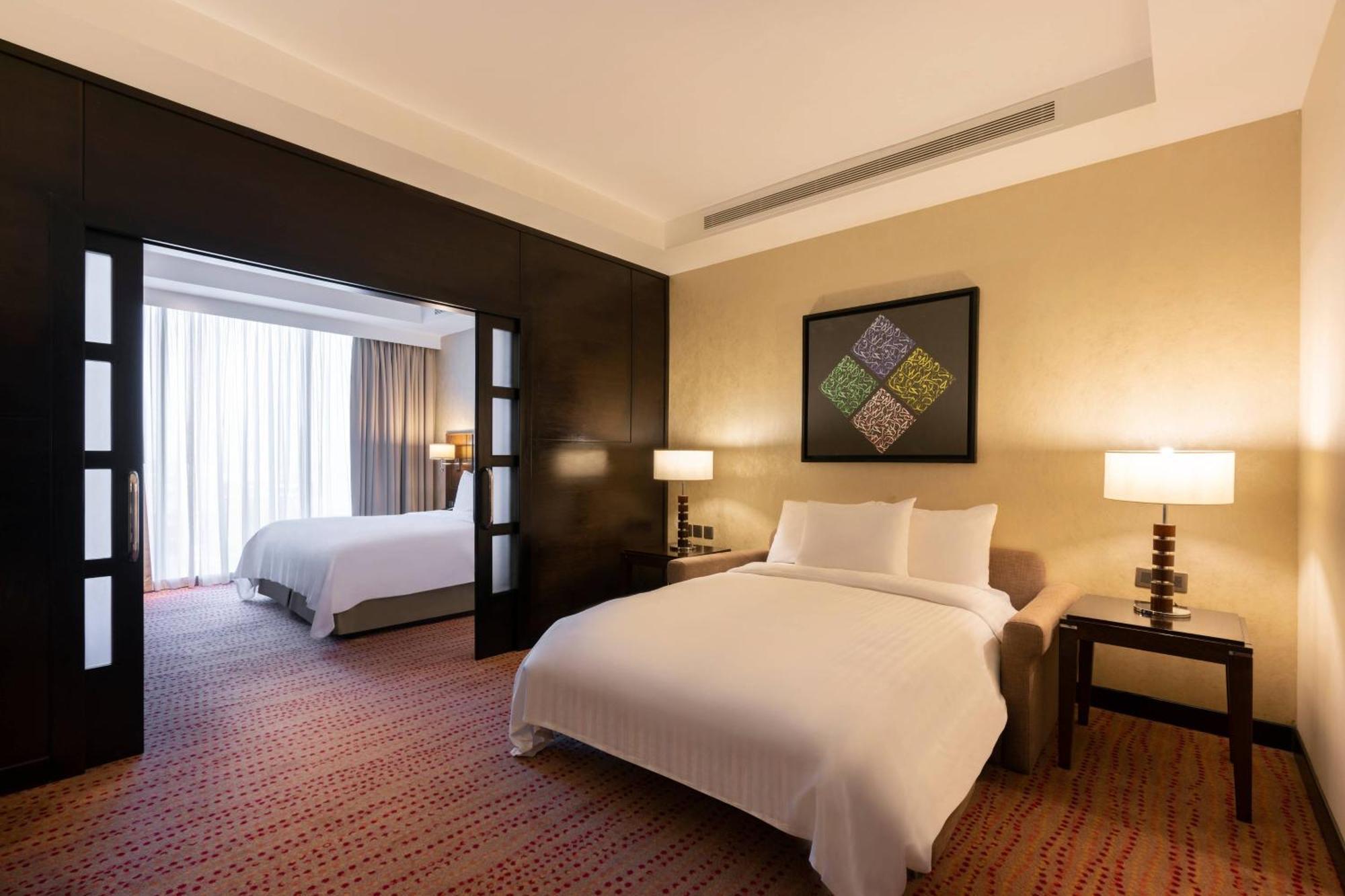 คอร์ตยาร์ต จาซาน Hotel ชาซาน ภายนอก รูปภาพ