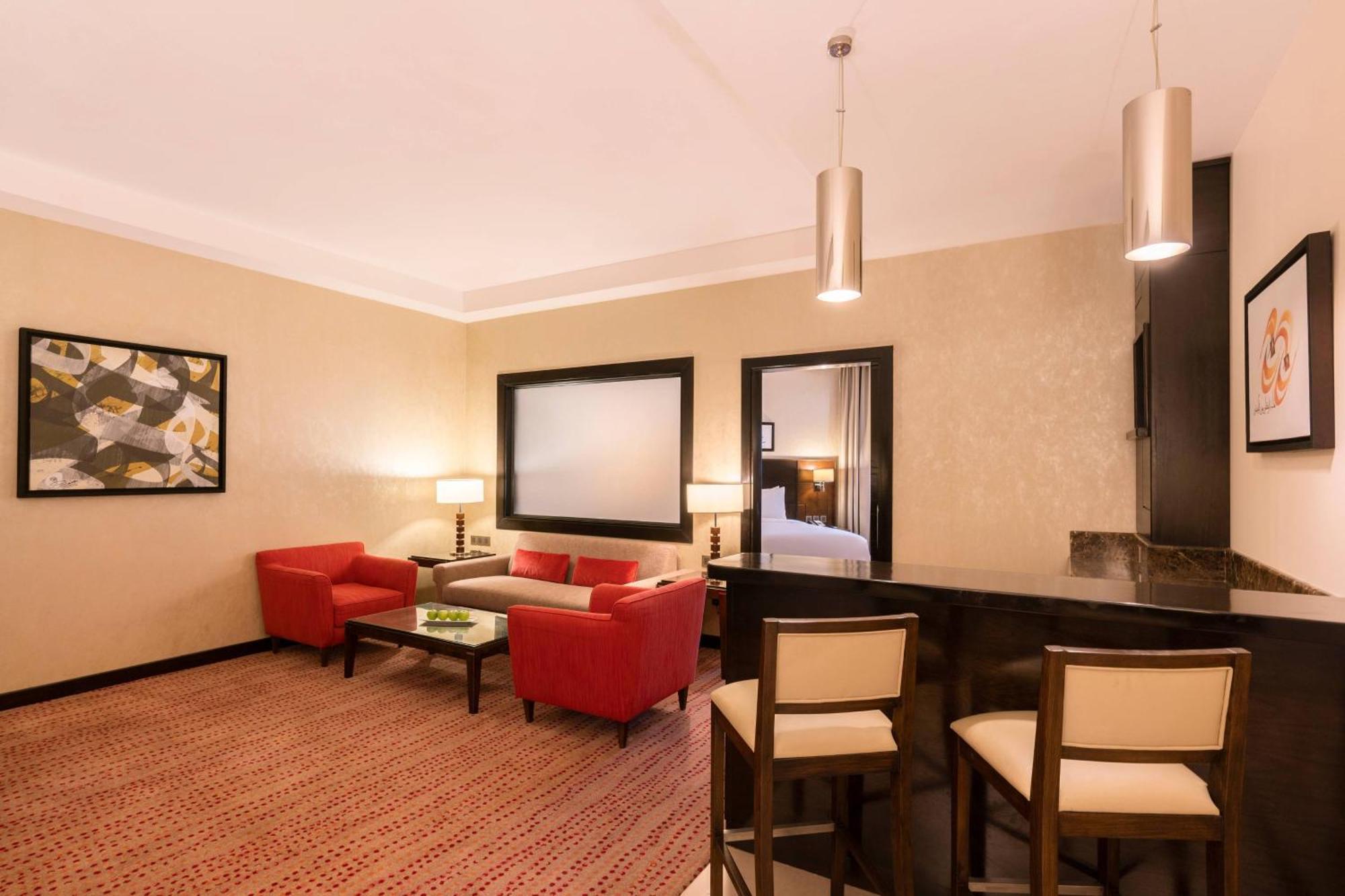 คอร์ตยาร์ต จาซาน Hotel ชาซาน ภายนอก รูปภาพ