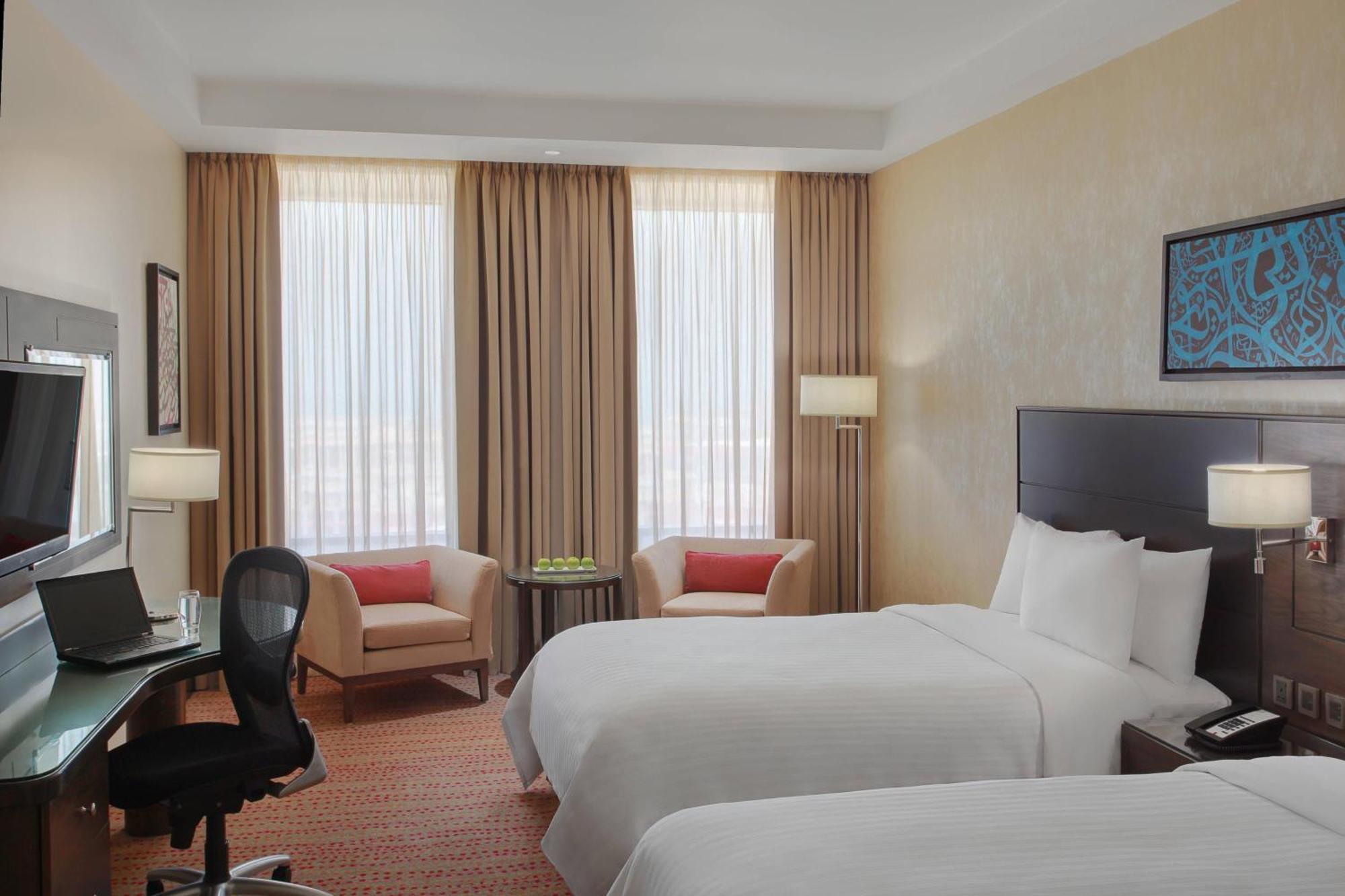 คอร์ตยาร์ต จาซาน Hotel ชาซาน ภายนอก รูปภาพ