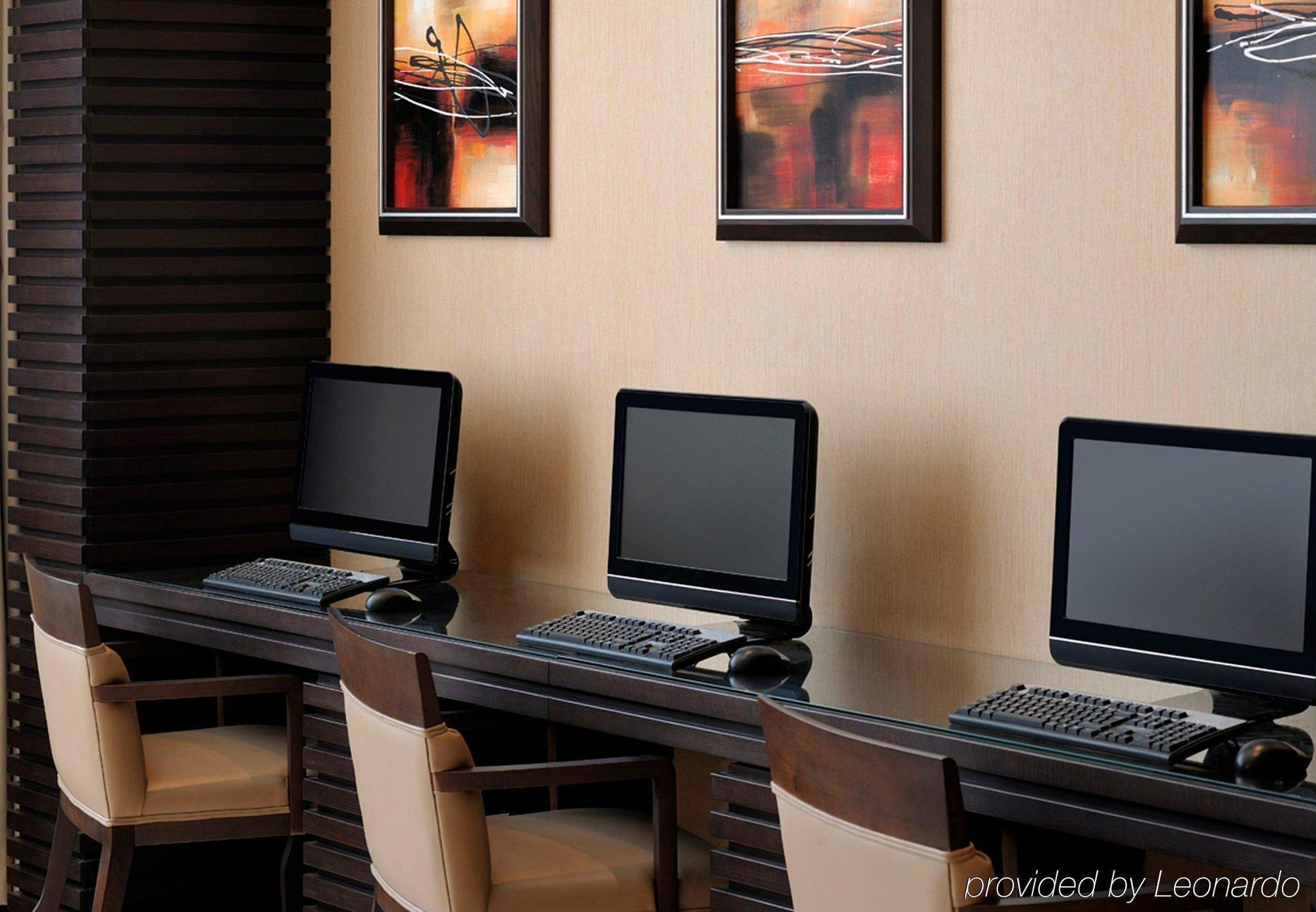 คอร์ตยาร์ต จาซาน Hotel ชาซาน ภายนอก รูปภาพ